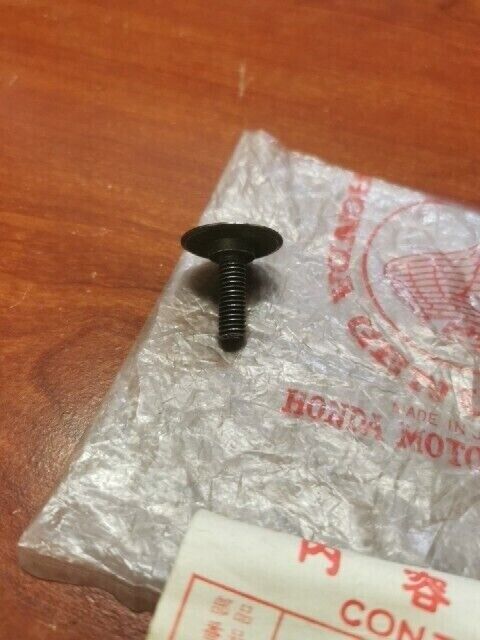 NOS Honda CB250 CB350 CL350 SL350 DRUM STOPPER GUIDE SCREW 24441-286-000 H86