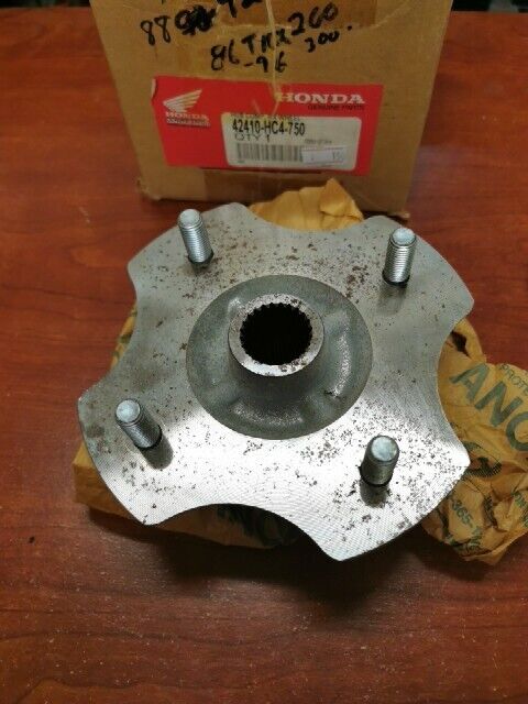 NOS Honda TRX200 D TRX300 FW REAR WHEEL HUB 42410-HC4-750 SUB 42410-HF1-A00 H104
