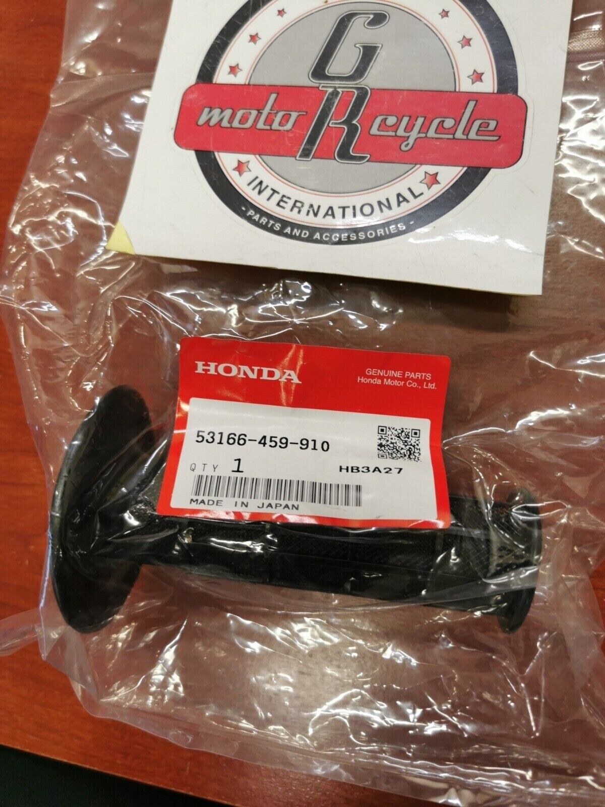 NOS Honda 1986 CT110 LEFT HANDLEBAR GRIP 53166-459-910 H33