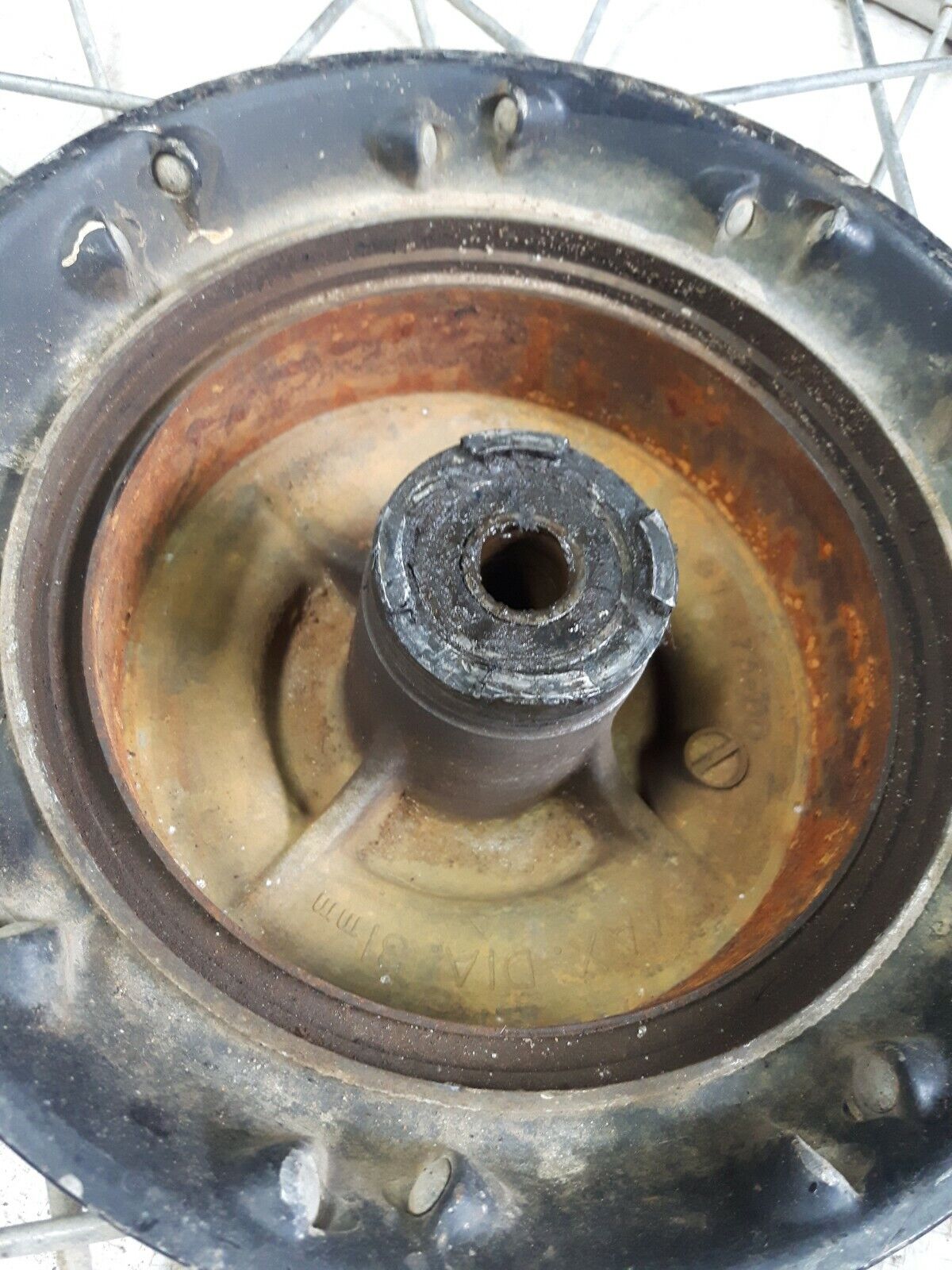 Honda XL250R 1984 front wheel rim hub 1985 1986 1987 44601-KG0-000 .