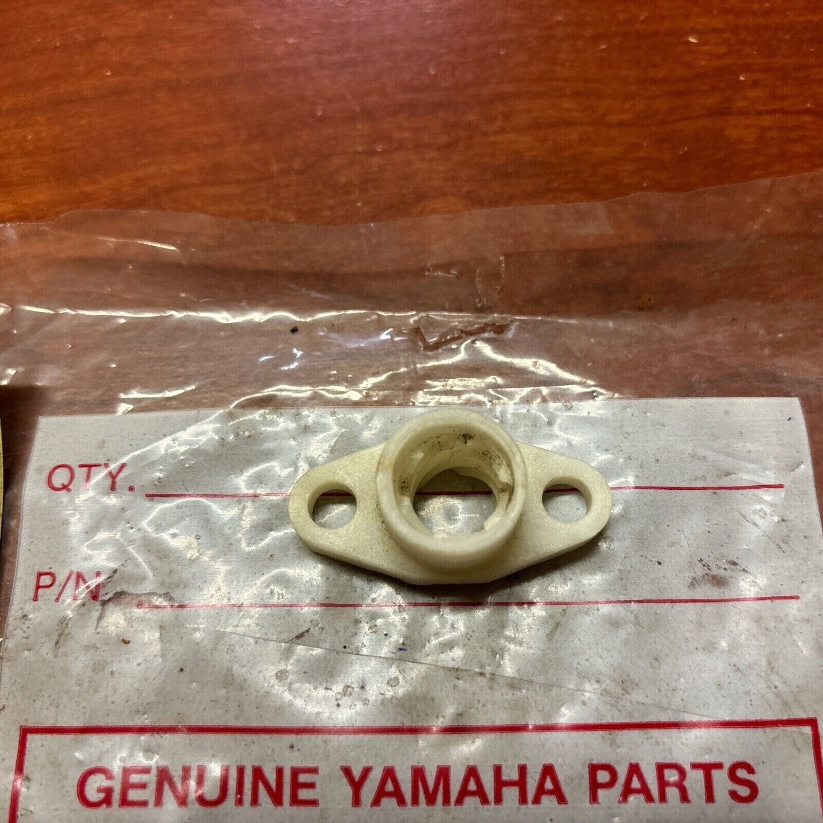 NOS Yamaha AT2 AT3 ATMX PUSH SCREW HOUSING 314-16396-01 SUB 314-16396-00-00 Y173