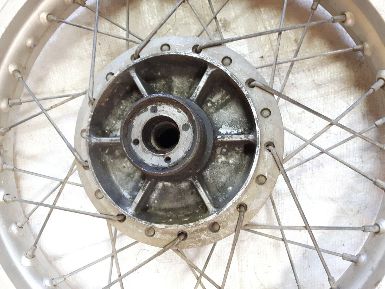 Honda XL250 1974 Rear wheel rim hub  42601-356-000 42701-381-003