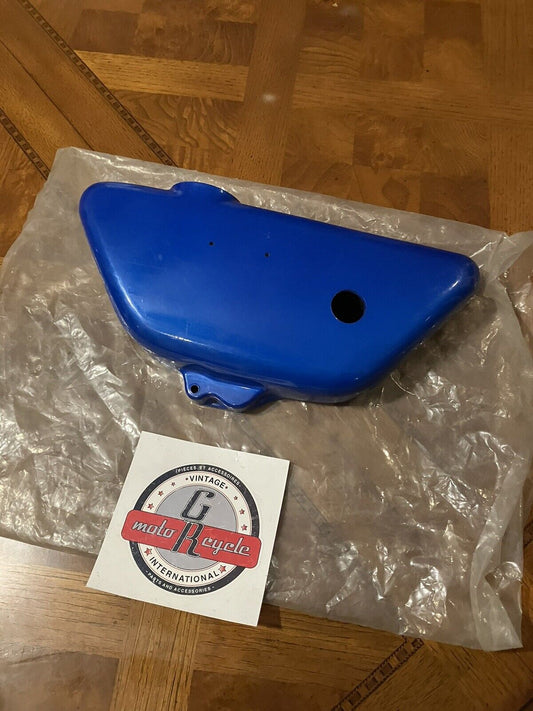 NOS Kawasaki S1 S2 1973 RIGHT SIDE COVER PANEL OIL TANK COVER 36007-031-93 K35 2