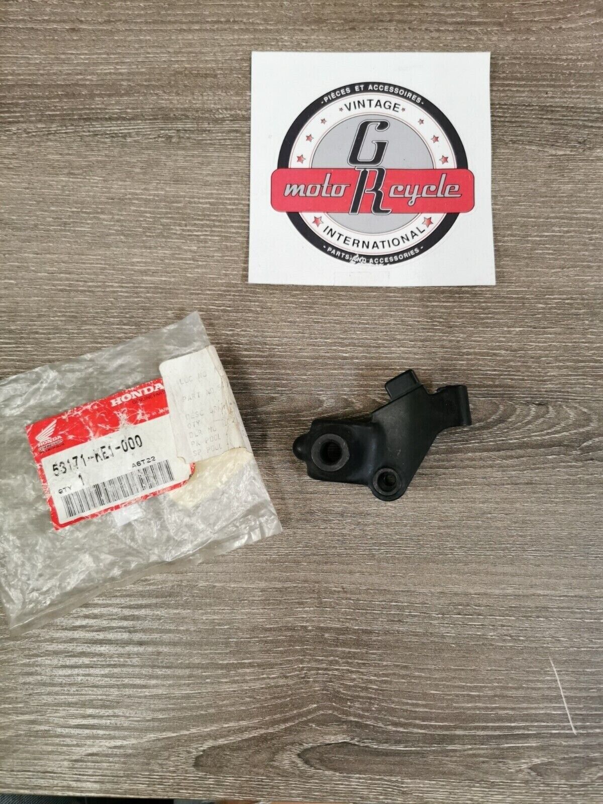 NOS HONDA XL250R TLR200 NX125A 1984 - 1990 BRACKET 53171-KE1-000  H48