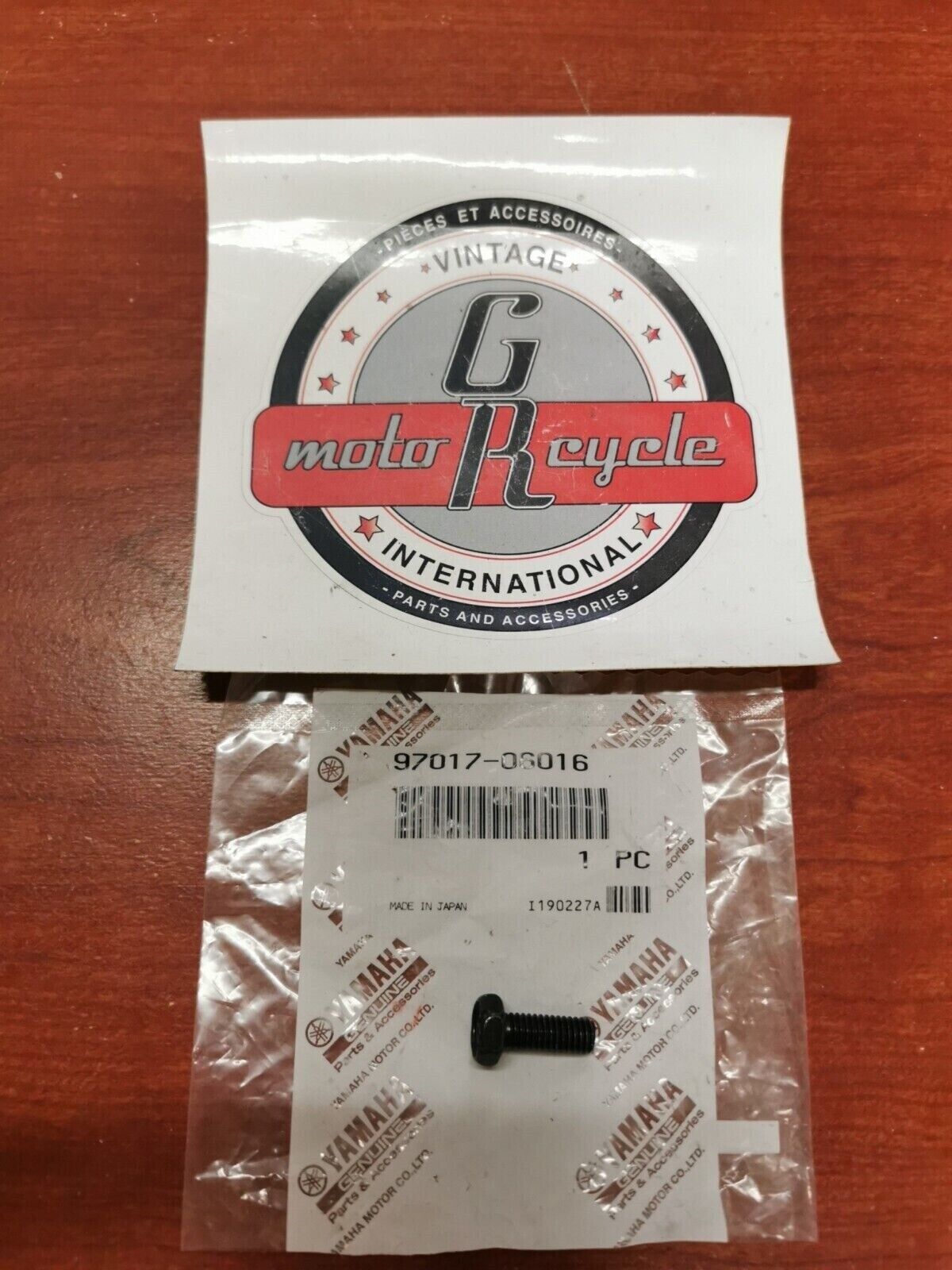 NOS Yamaha PZ480 VT480 XVS650 YZ450 YZ250 TW200 TTR250 BOLT 97017-06016-00 Y84