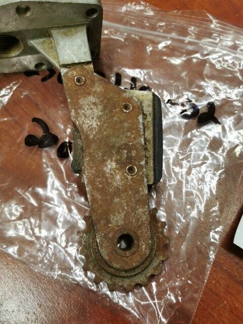 NOS Yamaha XS1 XS2 TX650 TENSIONER ARM ASSY 256-12220-02-00 Y102