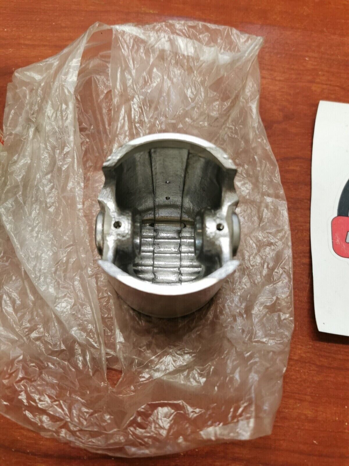 NOS SUZUKI 1984 RM125 PISTON OS. 0.25 12110-14503-025 SUB. 12103-14840-025 S30