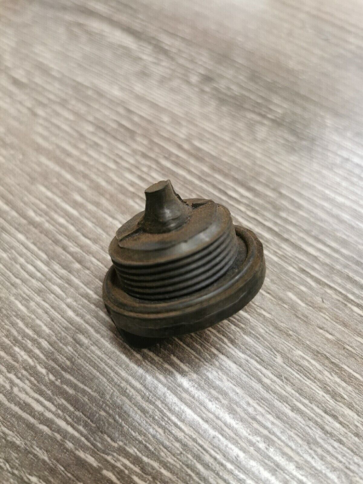 NOS YAMAHA SRX440A  1977 CAP 2    857-47559-00  Y56