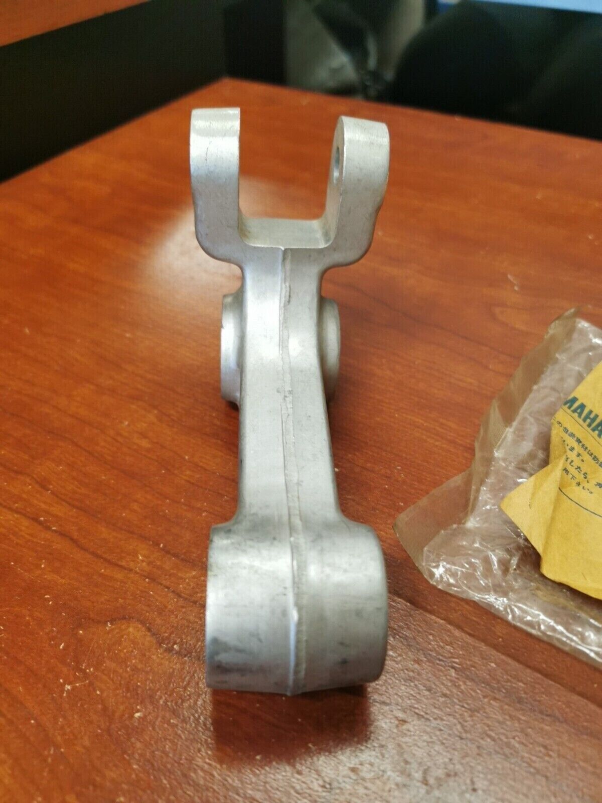 NOS Yamaha YZ125 YZ250 YZ490 RELAY ARM 1LX-2217A-00-00 Y85