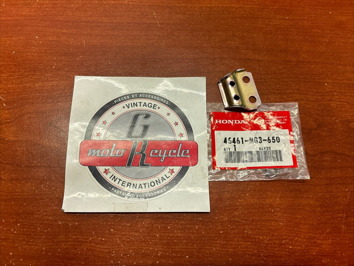 NOS Honda CR80R CRM125R XR250 FRONT BRAKE CABLE CLAMPER A 45461-MG3-650 H161