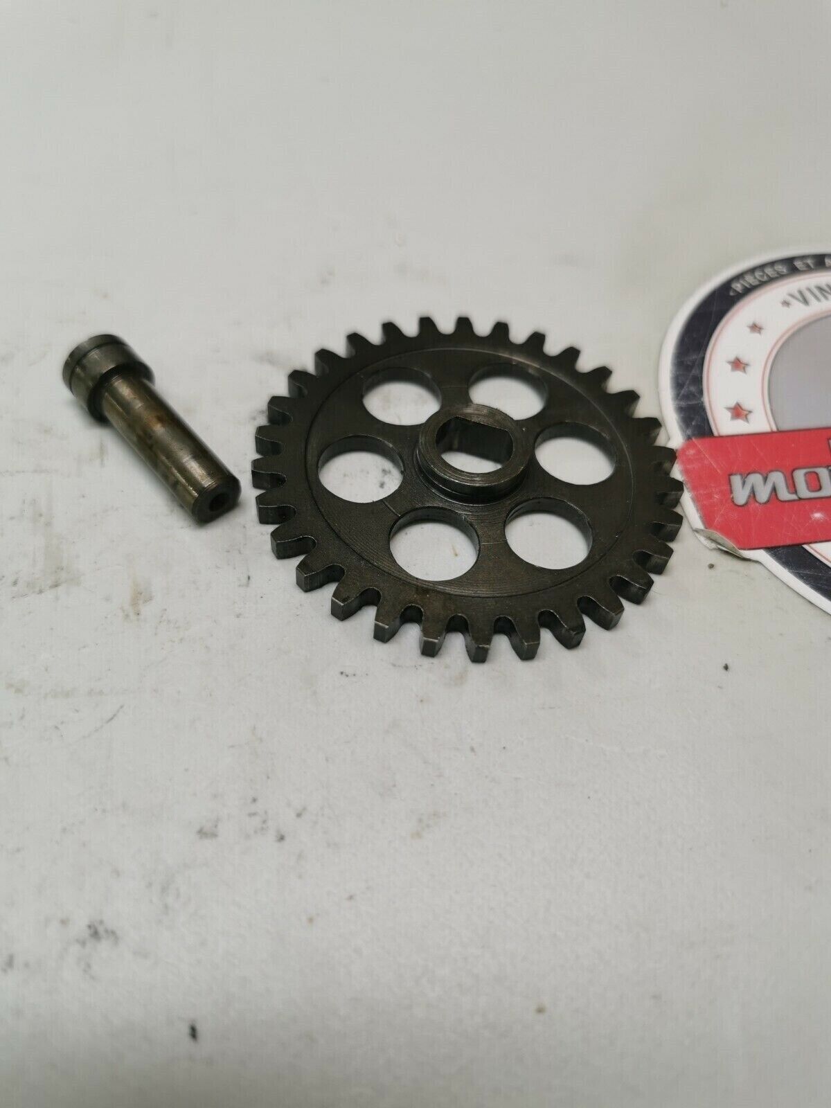 Honda XL250R 1984 oil driven pump gear shaft 15140-KK1-000