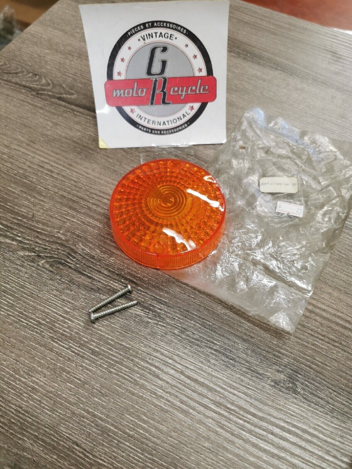 NOS YAMAHA Flasher Lens  ACC-11140-00-35  Y54