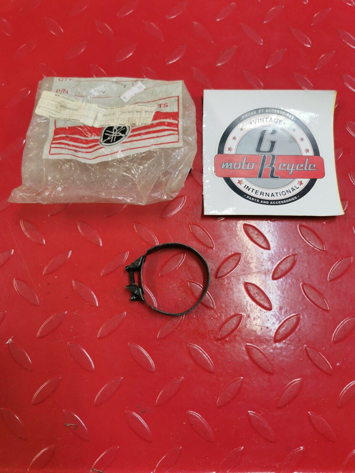 NOS YAMAHA XS400 1977 - 1982 CLAMP HOSE 90460-51131-00 Y30
