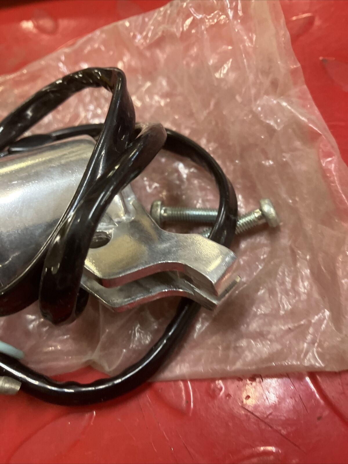 NOS Suzuki RIGHT HANDLE SWITCH UPPER COVER 57301-06821 573-2 S2