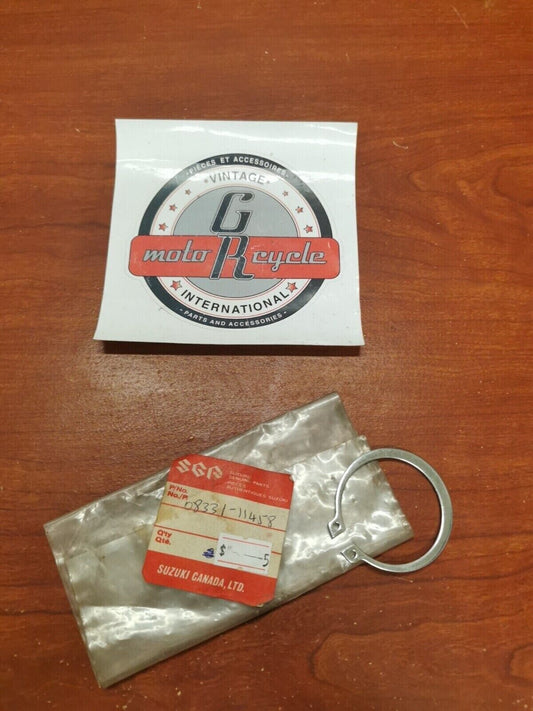 NOS Suzuki MT50 REAR WHEEL CIRCLIP 08331-11458 SUB. 08331-31456 S19
