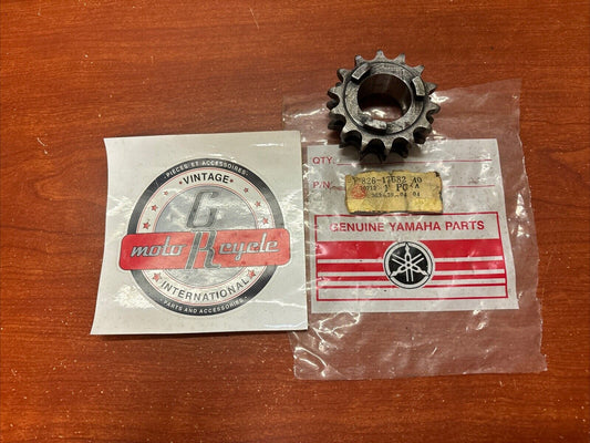 NOS Yamaha EW433 EW643 SW433 CHAIN DRIVE SPROCKET 14T 826-17682-40-00 Y177