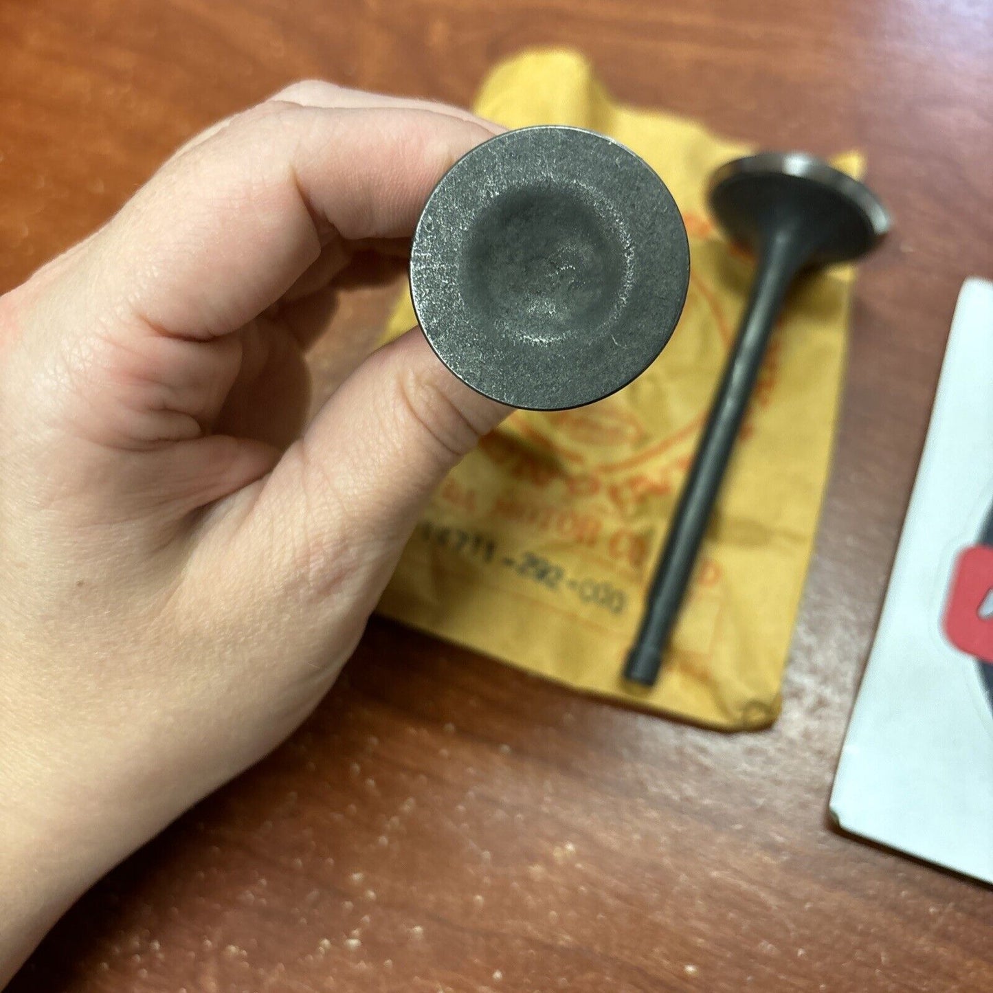 NOS Honda CB450 CB500T CL450 INLET & EXHAUST VALVE 14711-292-000 14721-292 H153