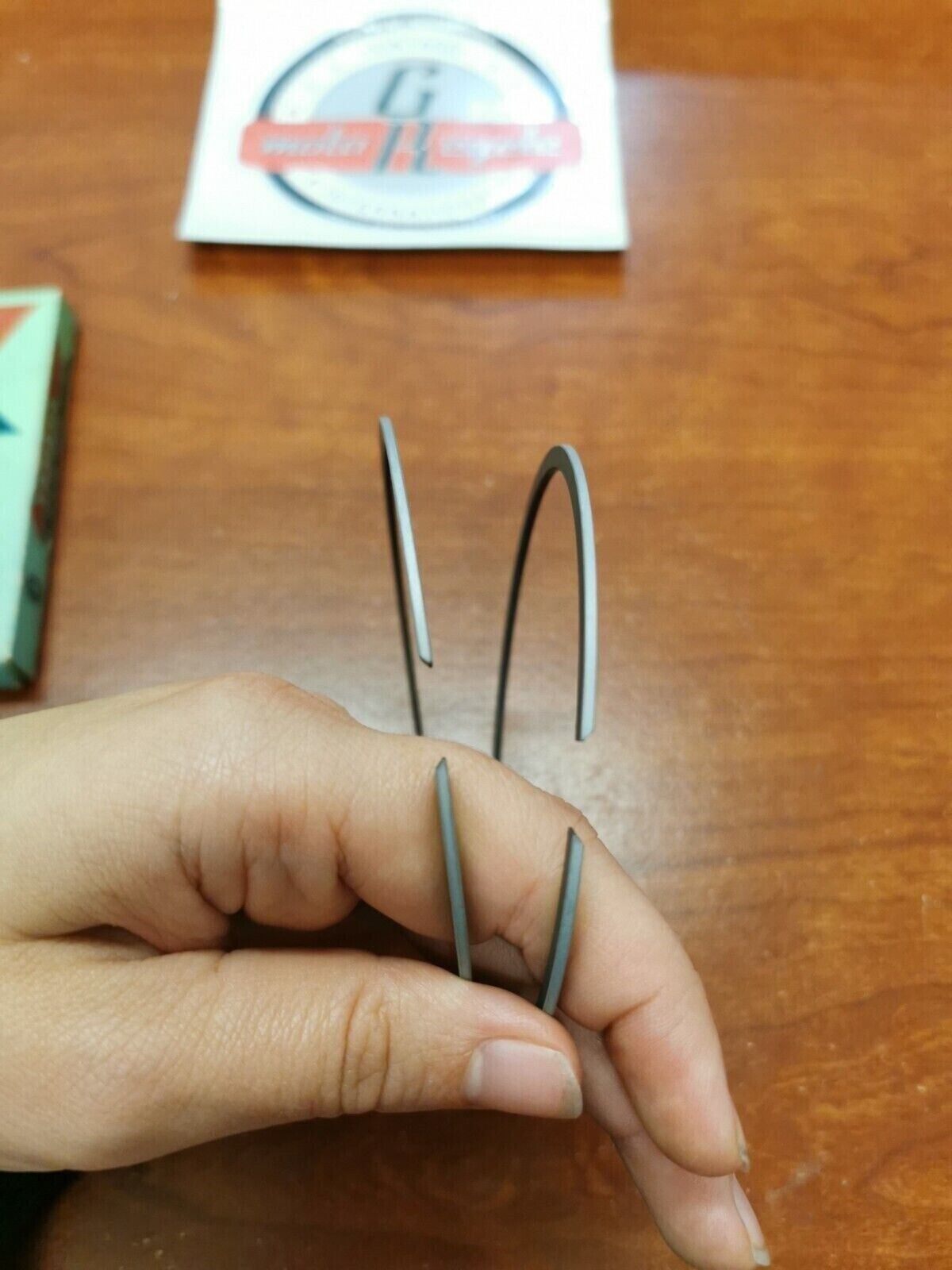 NOS Yamaha 1980 IT425 PISTON RING SET 1ST O/S 0.25 1W6-11610-10-00 Y86