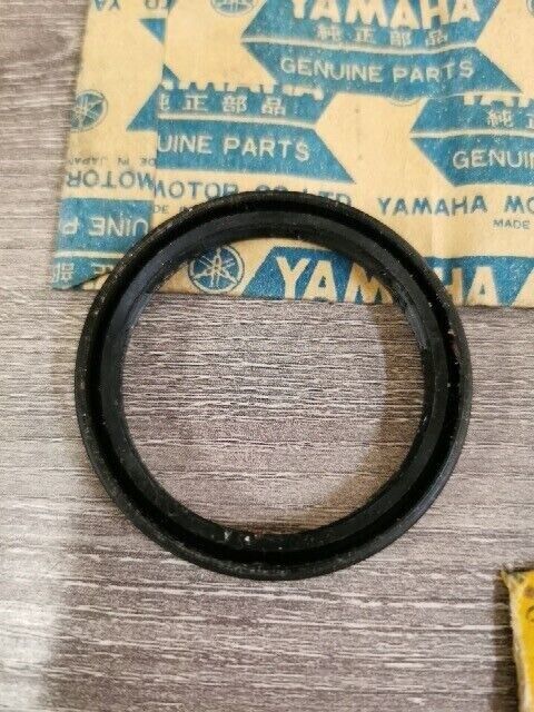 NOS YAMAHA TW200MC DT100B DT175E XT250J GT80B DT125 OIL SEAL 93105-47007-00 Y148