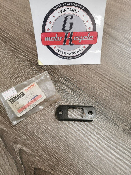 NOS YAMAHA  FZ 700 1985 - 1988  mirror nut 1AE-26294-00  Y56
