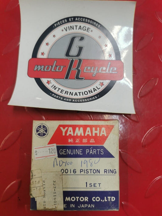 NOS Yamaha RD400 PISTON RING SET  3J7-11601-00-00 Y17