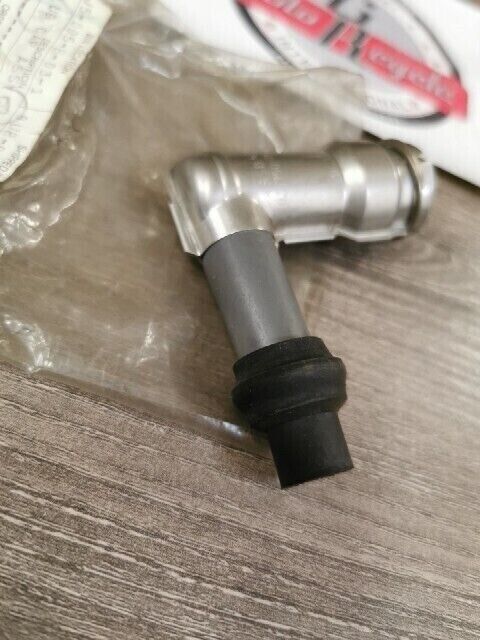 NOS Yamaha YJ550RK XT125J XT200K XT200J PLUG CAP ASSEMBLY 4U8-82370-31-00 Y139