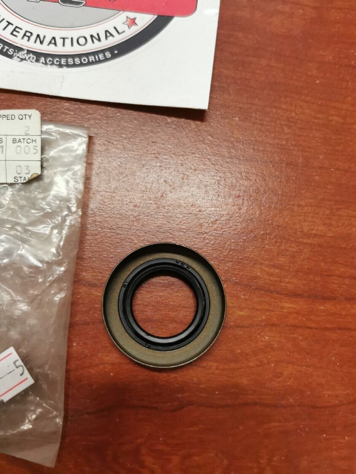 NOS Yamaha REAR WHEEL OIL SEAL 93104-21016-00 Y70