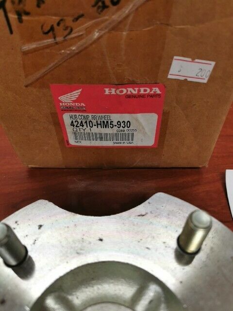 NOS Honda TRX300 TRX300FW REAR WHEEL HUB 42410-HM5-930 H104