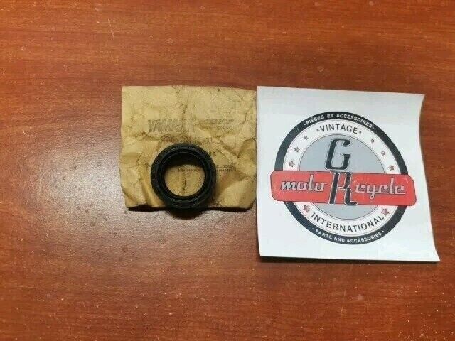 NOS Yamaha HS1 HT1 L5T RS100 OIL SEAL 276-23145-51-00 SUB 93110-27010-00 Y142