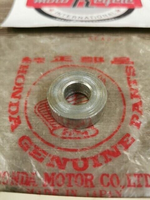NOS HONDA CB500 1971 1972 COLLAR R ENGINE SIDE LOWER 50357-323-010 H79