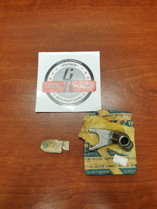 NOS Yamaha SHIFT FORK 248-18513-01-00 SUB. 463-18513-00-00 Y68