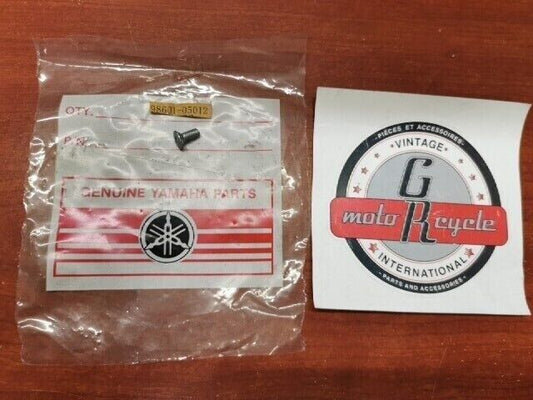 NOS Yamaha OVAL HEAD SCREW 98601-05012-00 SUB 98701-05012-00 98707-05012-00 Y129