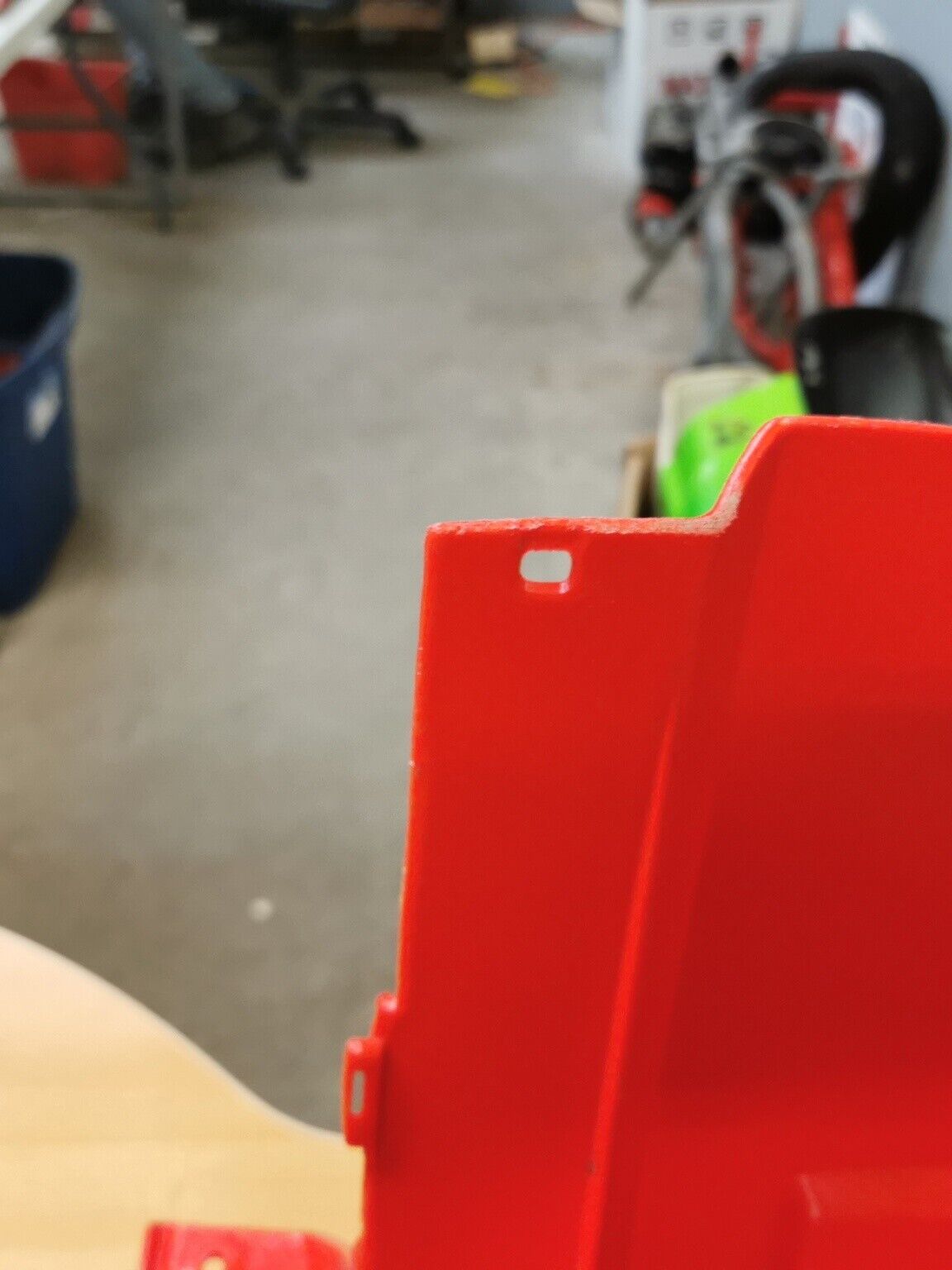 NOS Yamaha 1992 1993 YFM350 FENDER, FRONT UR CHAPPY RED 3HN-21511-80-00