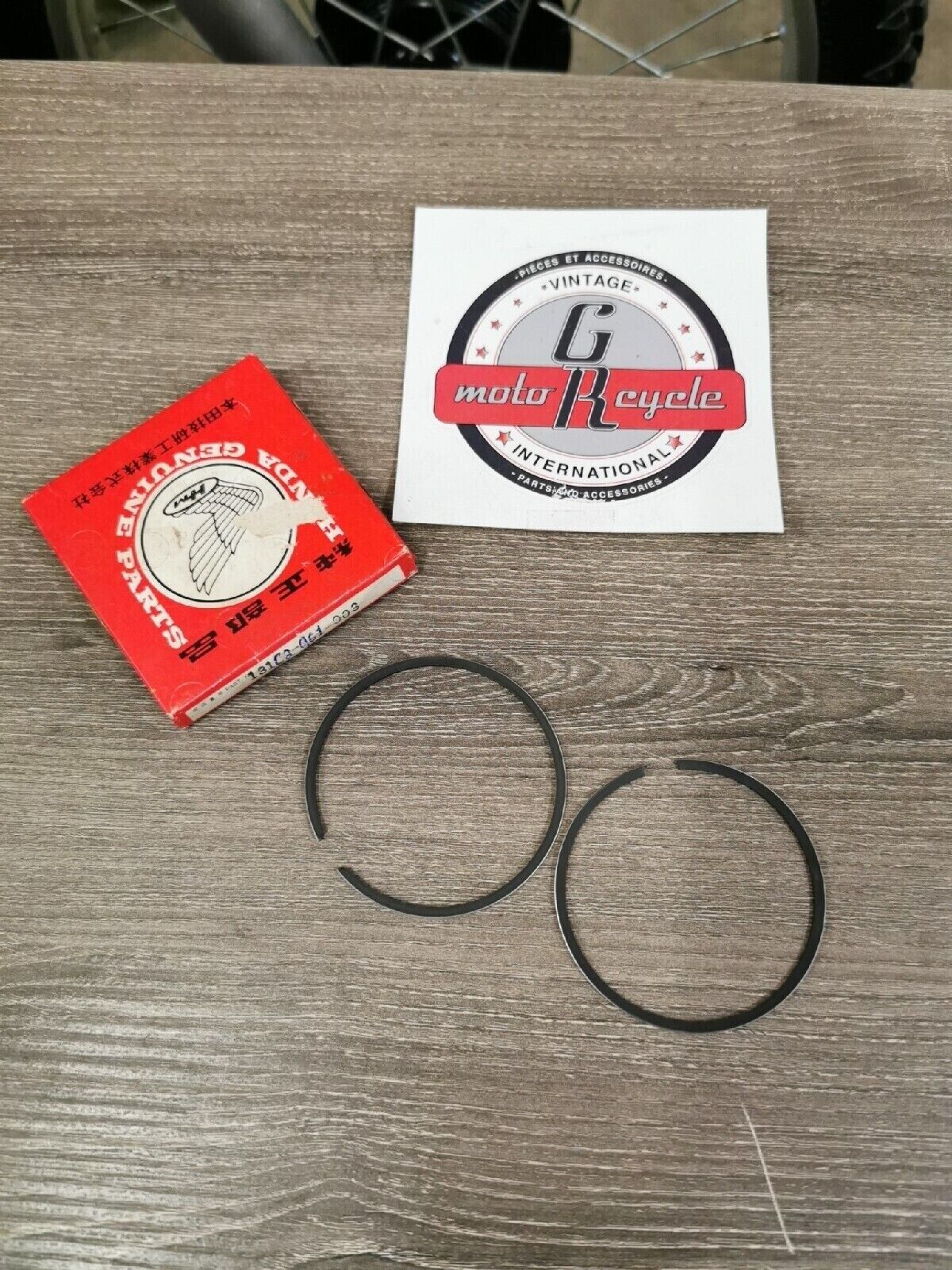 NOS HONDA ATC250R 1981 - 1983  RING SET PISTON  131C2-961-003 H47