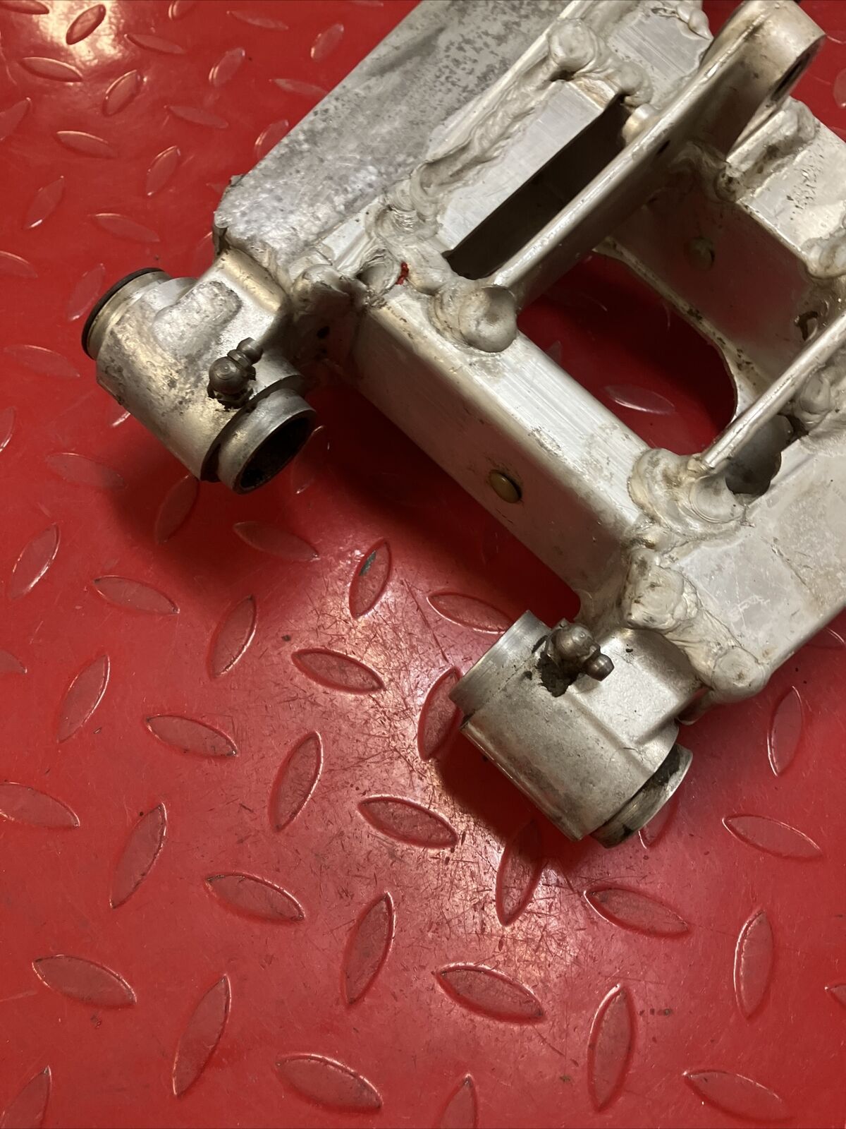 Honda CR250R 1982 swingarm rear swinging arm 52000-KA4-701 ( 2 Hole slider )