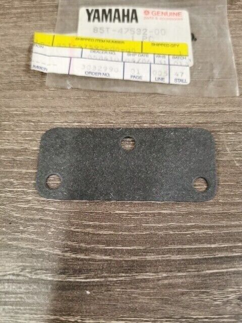 NOS YAMAHA ET250B ET300C ET250C ET340TJ ET300G GASKET 85T-47592-00-00 Y108