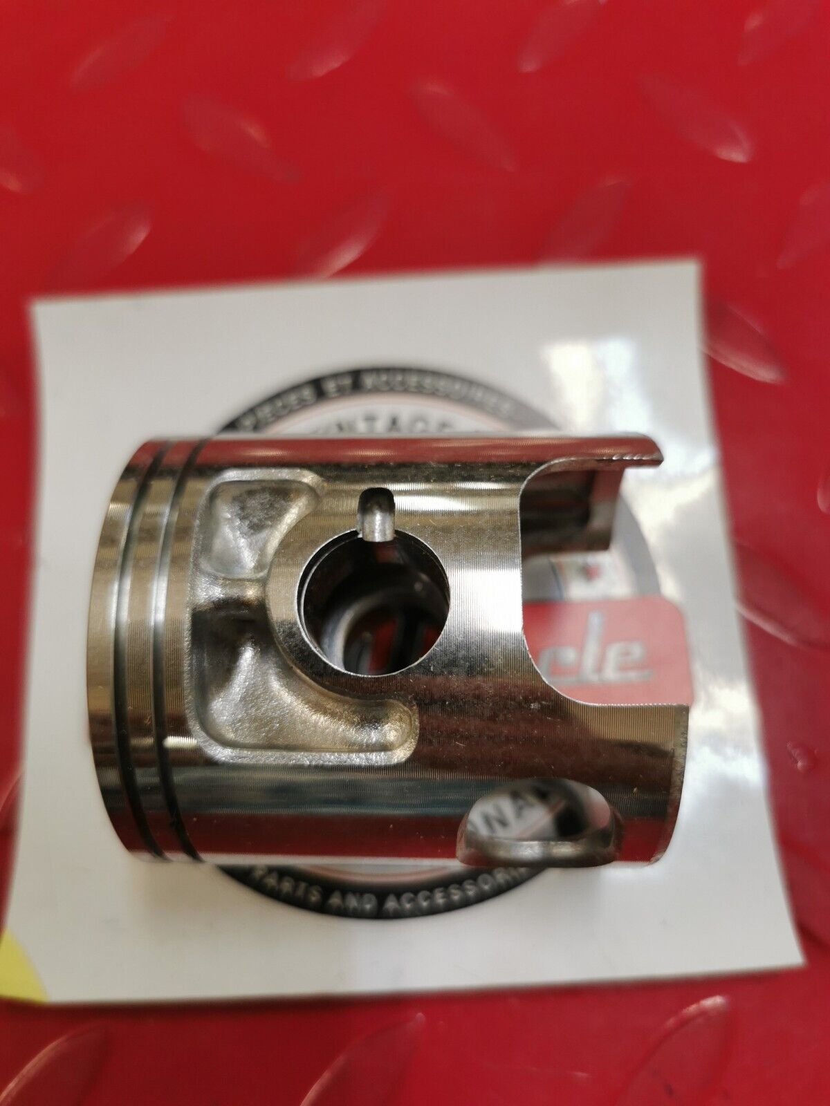 NOS Yamaha IT125 1980 - 1981 PISTON 3 O/S 0.75 3R9-11637-00-00 Y27