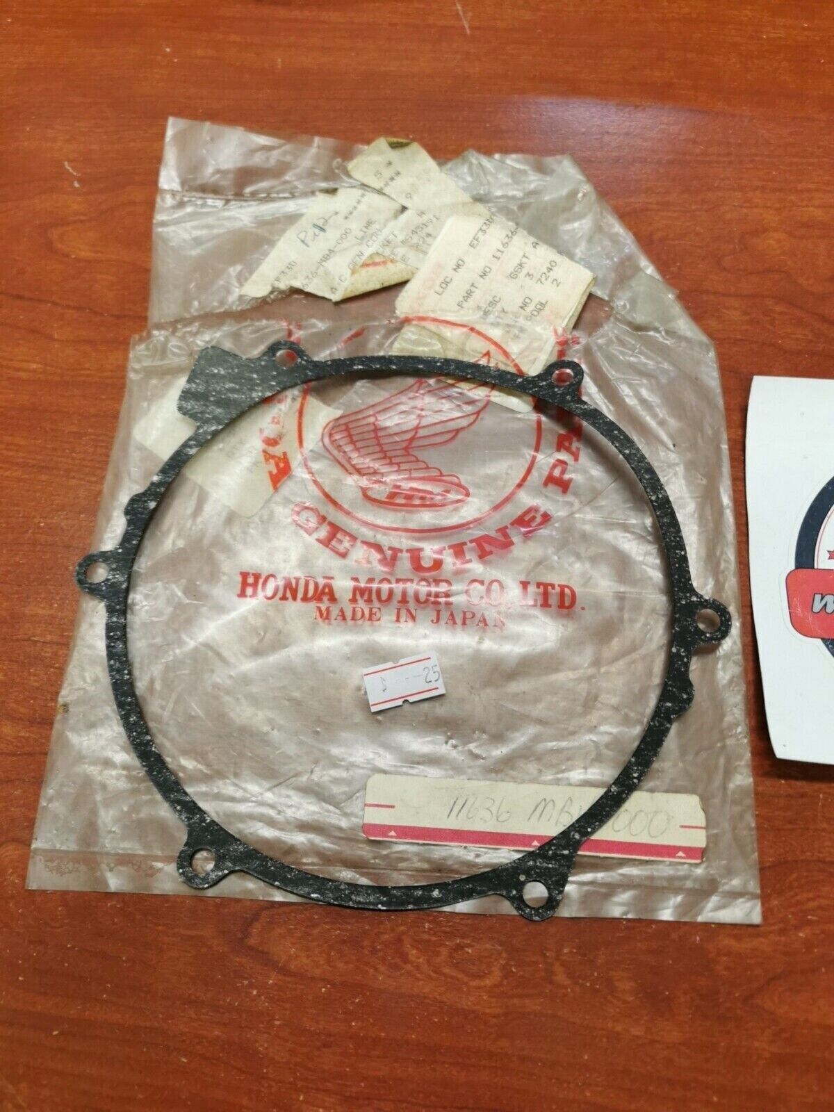 NOS Honda 1983 - 1986 VF1100C/S ALTERNATOR COVER GASKET 11636-MB4-000 H67