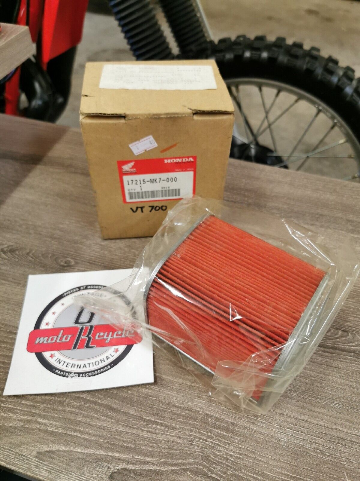 NOS HONDA VT700 1986 ELEMENT AIR FILTER 17215-MK7-000 H43