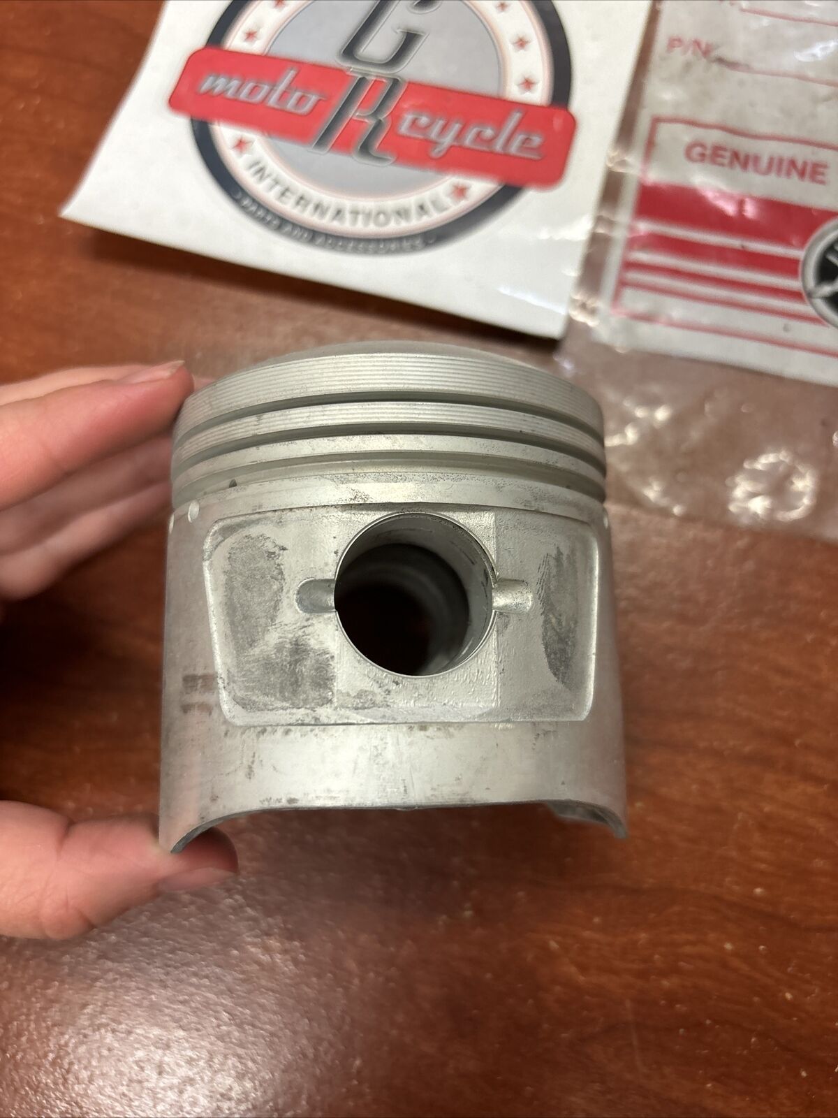 NOS Yamaha TX650 XS1 XS2 PISTON STD 0.96 256-11631-02-96 SUB 256-11631-01-9 Y176