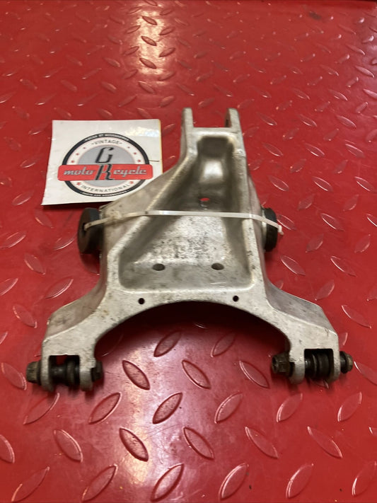 Suzuki RM125 1985 swingarm linkage cushion lever dogbone 1984