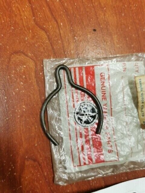NOS Yamaha TX650 XS2 XS650 CLIP 90468-29062-00 Y111