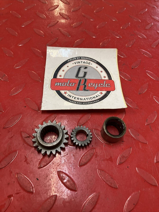 Suzuki RM125 1985 water pump waterpump crankshaft primary drive gear 2