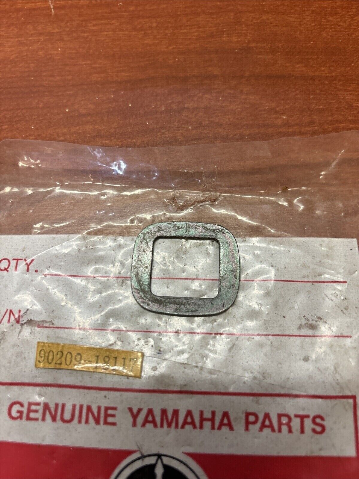 NOS Yamaha RD250 RD350 SPECIAL WASHER 90209-18117-00 SUB 168-27437-10-00 Y182