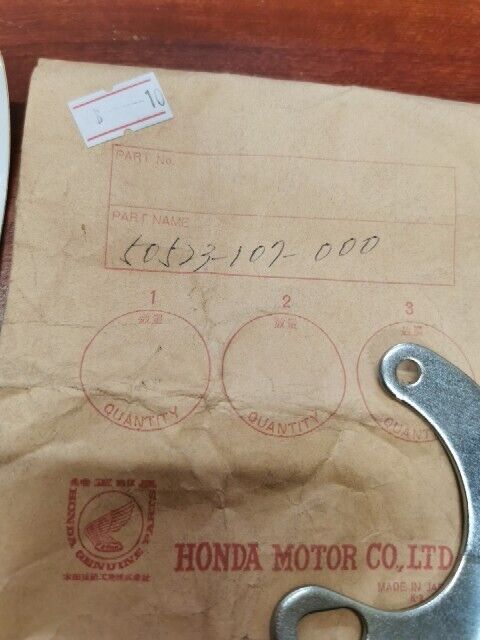 NEW NOS Honda CB100 CB125 CD125 CD200 MAIN STAND SPRING HOOK 50523-107-000 H71