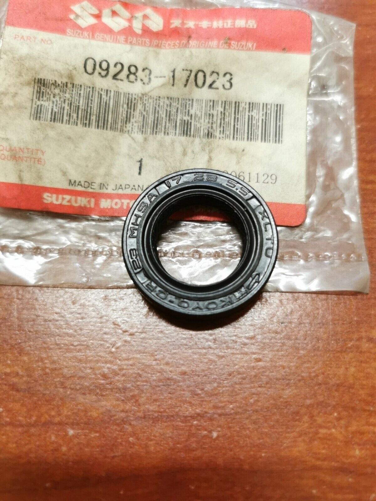 NOS SUZUKI AD50 AD60 AE50 TR50S OIL SEAL 17X28X5.5MM 09283-17023 S30