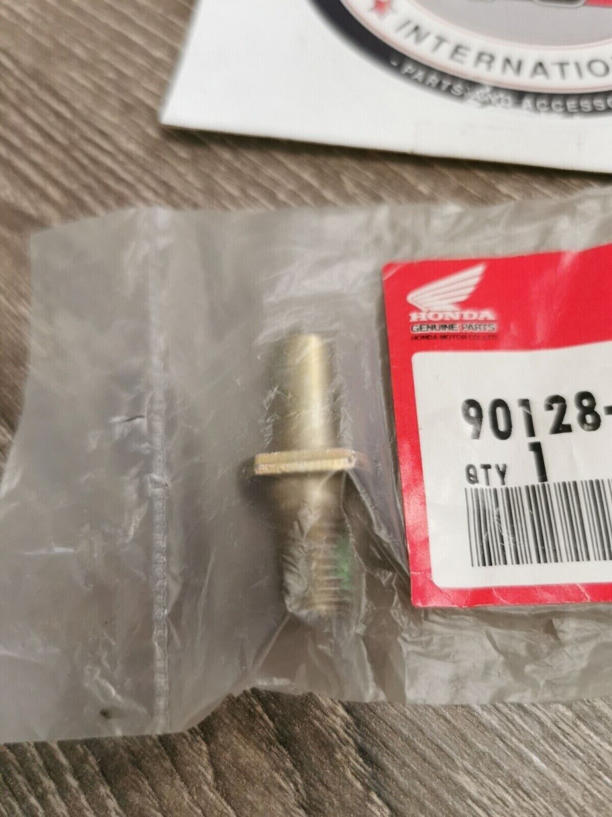 NOS HONDA XL125 BOLT 90128-KE2-940  H57