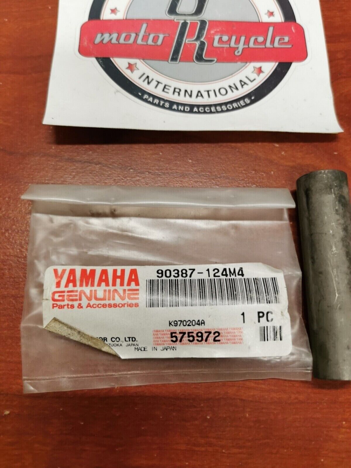 NOS Yamaha YFM225 YFU1 YFM250 YFM350 COLLAR 90387-124M4-00 Y97