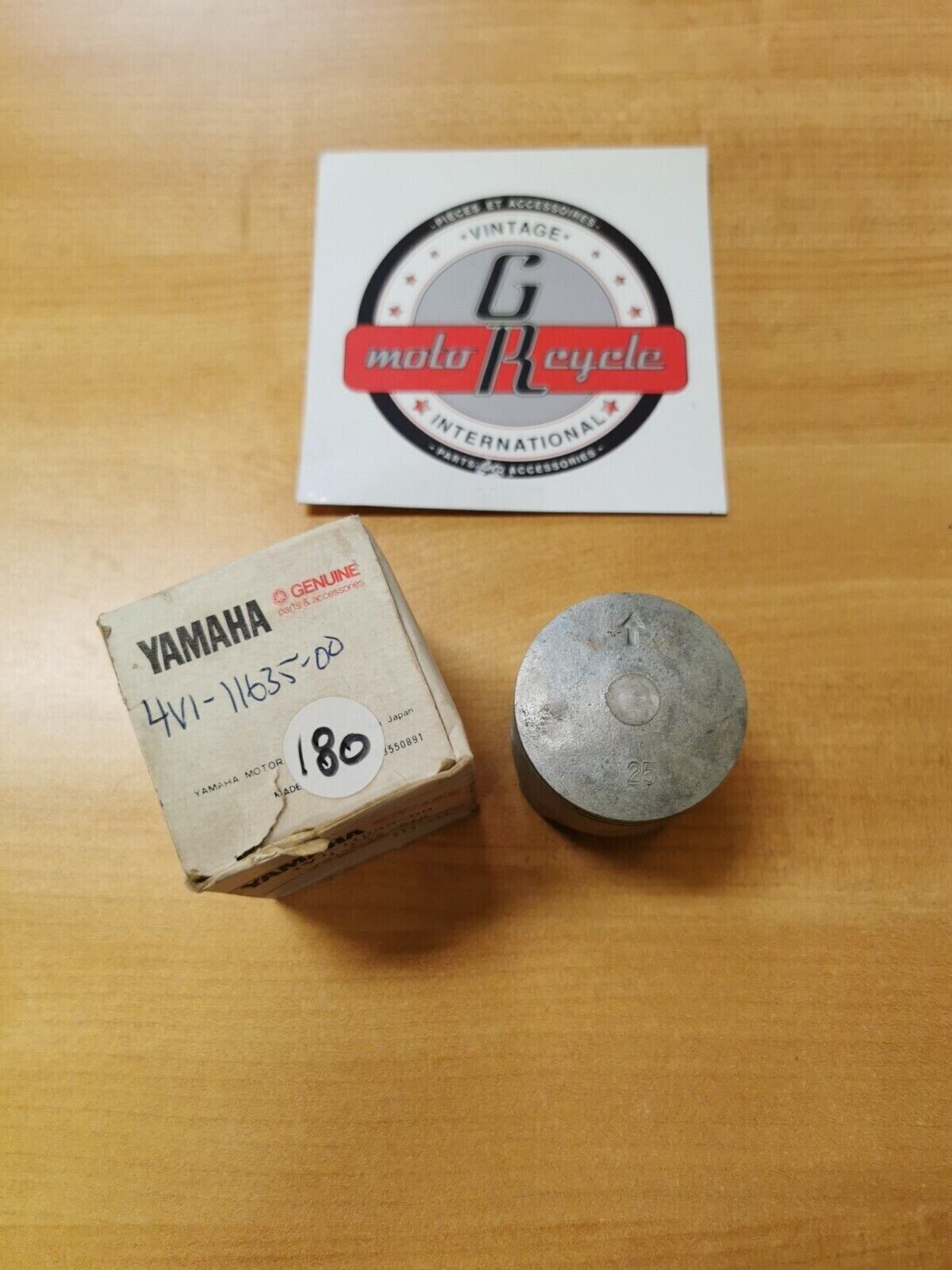 NOS YAMAHA YZ80 1981   PISTON 1 O/S 0.25   4V1-11635-00-00 Y45