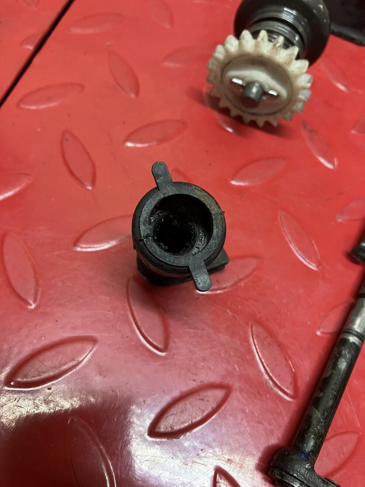 Kawasaki KX125 1986 complete power exhaust valve assembly cover governor shaft